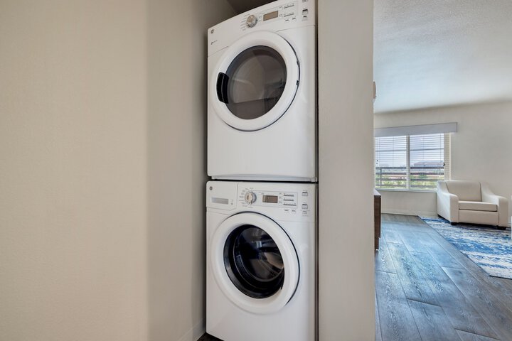 Laundry 19 of 36