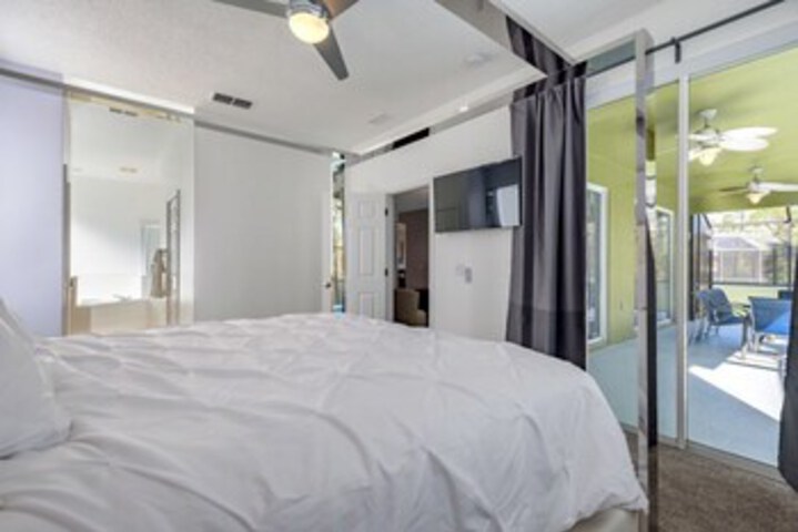Room 14 of 25