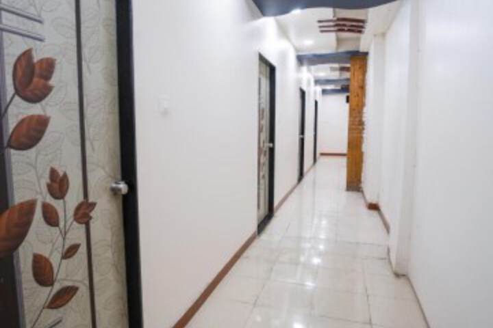 SPOT ON 67106 Hotel Durga Lodge
