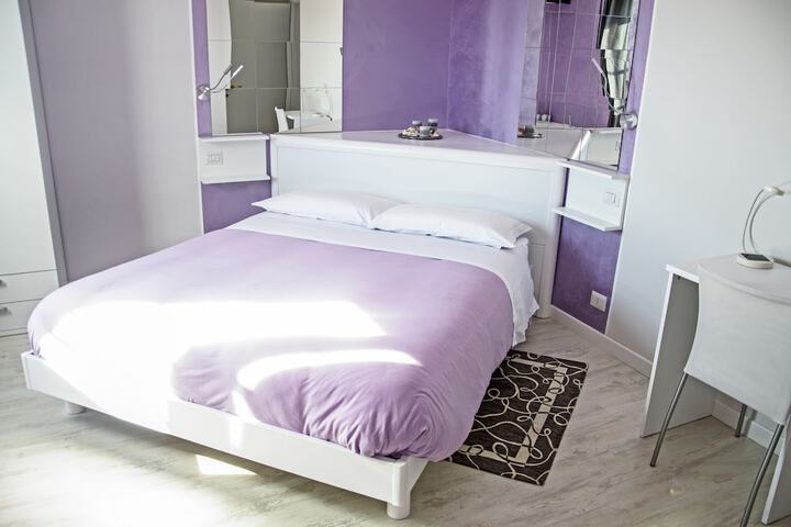 Room 1 of 30
