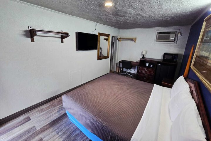 Room 7 of 20