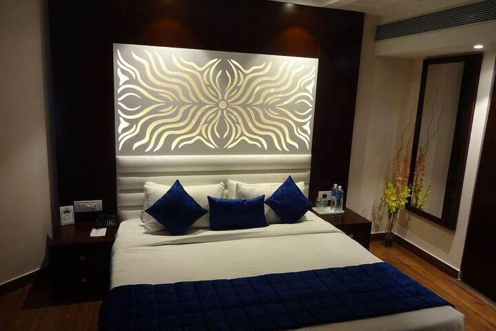 Room 14 of 38