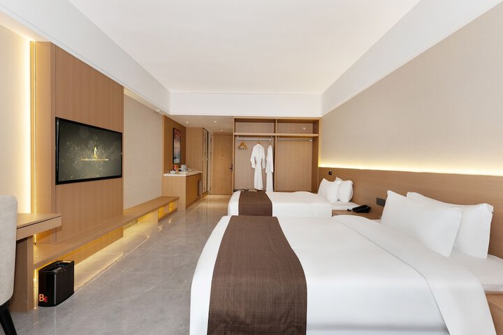Room 8 of 46