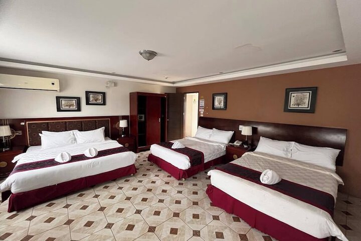 Room 14 of 40