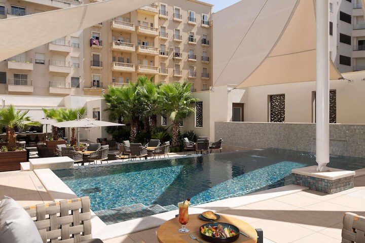 Pool 120 of 315