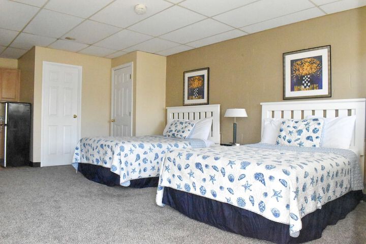 2 Double Beds (5 of 8)