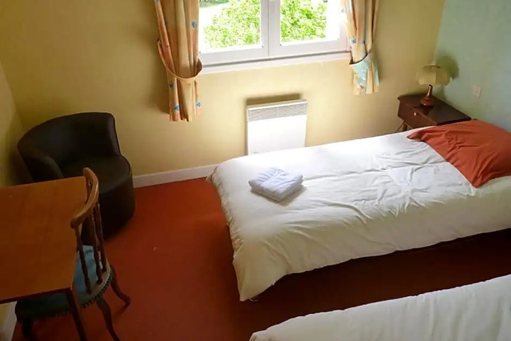 Room 2 of 18