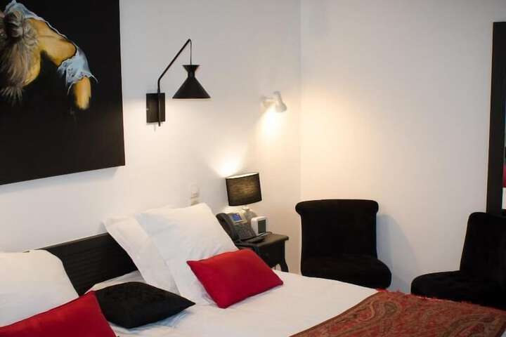 Room 9 of 164