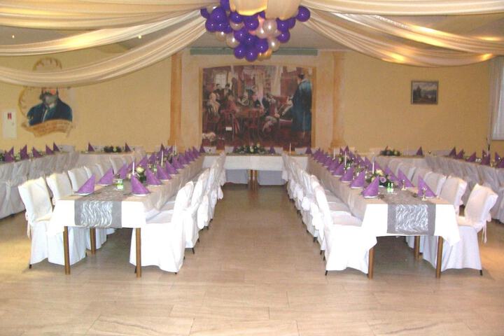 Ballroom/Hall 23 of 31