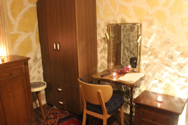 Room 34 of 61