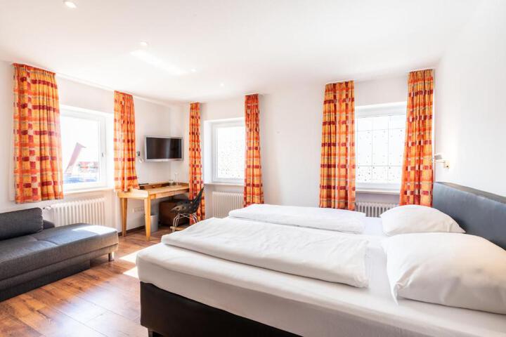 OTTS HOTEL WEINWIRTSCHAFT & BIERGARTEN WEIL AM RHEIN / BASEL - Weil am ...