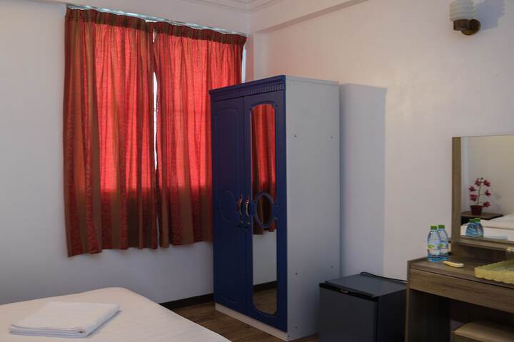 Room 2 of 8
