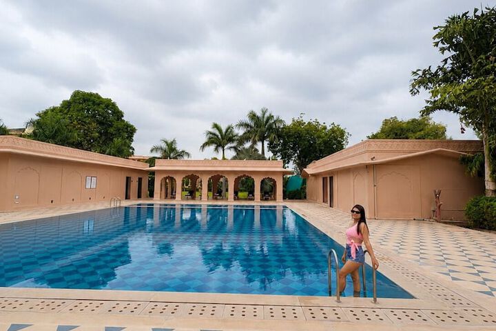 Pool 23 of 41
