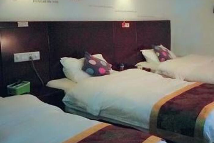 Room 5 of 10