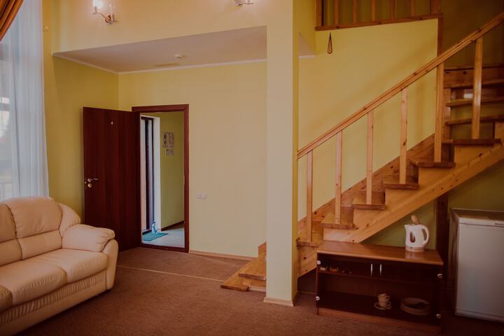 Room 21 of 90