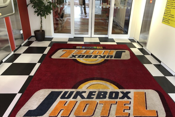 Hotel 4 of 39