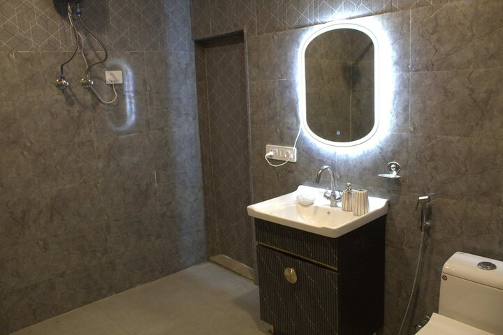 Room 44 of 67