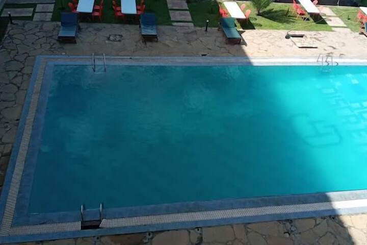 Pool 12 of 45