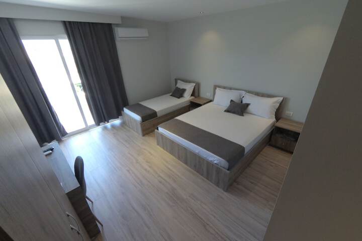Room 3 of 40