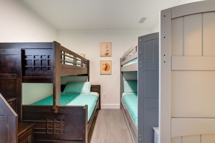 Room 2 of 31
