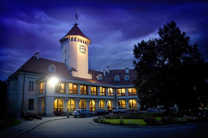 Exterior of Hotel Zamek Pułtusk Dom Polonii