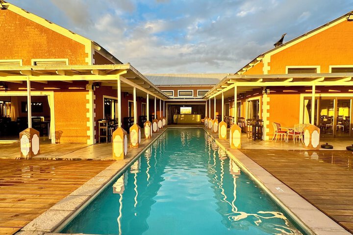 Pool Hotel