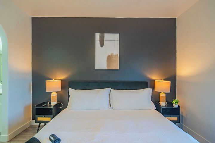 Room 21 of 193