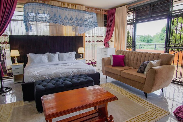 Room 3 of 36