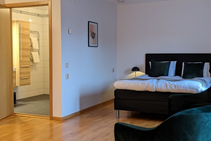 Room 9 of 34