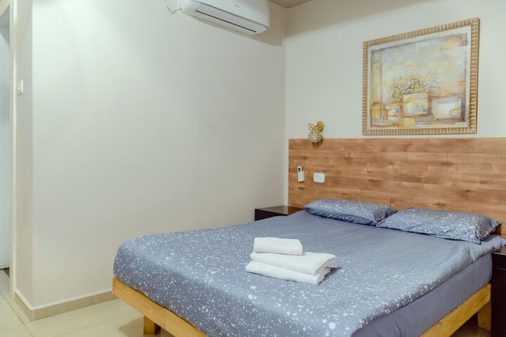 Room 22 of 40