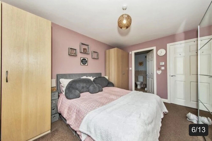Room 2 of 5