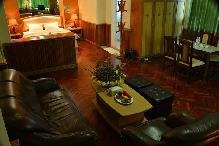 Room 4 of 46