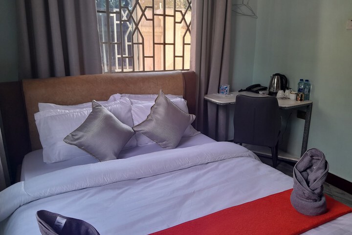 Room 7 of 17