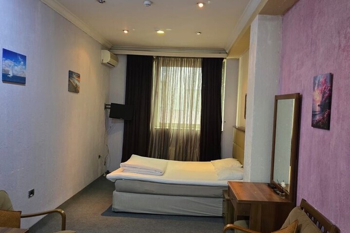 Room 7 of 23