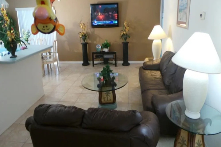Room 9 of 22