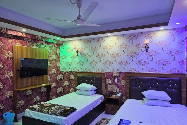 Room 7 of 15