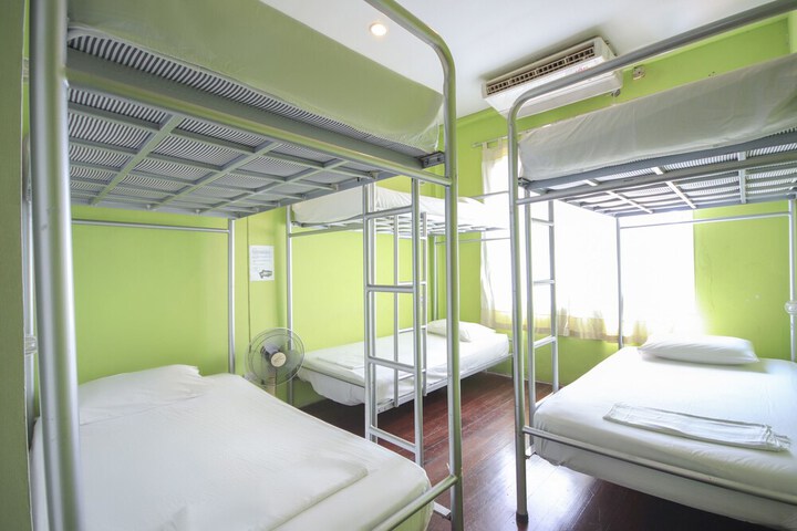 Room 9 of 47
