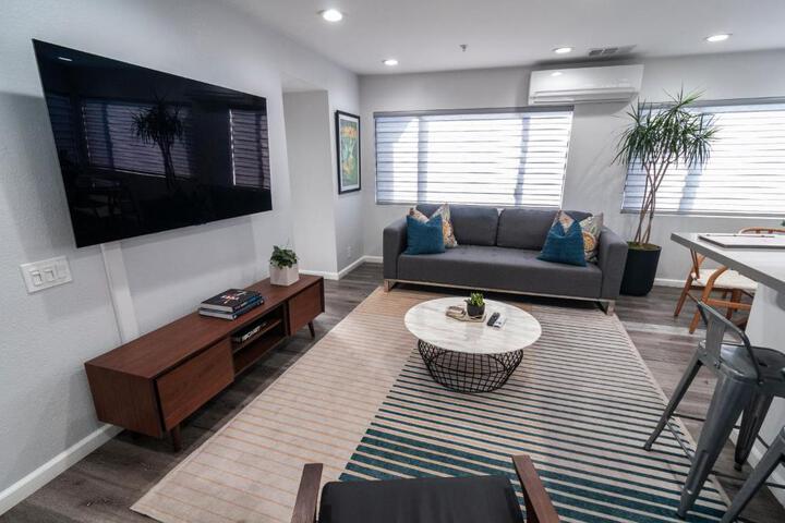 50 M to Sand LGB 2 King Suites in Long Beach, CA