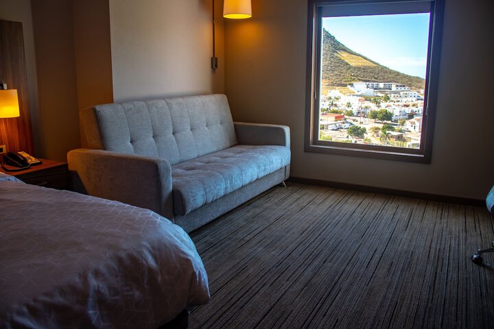Room 7 of 82