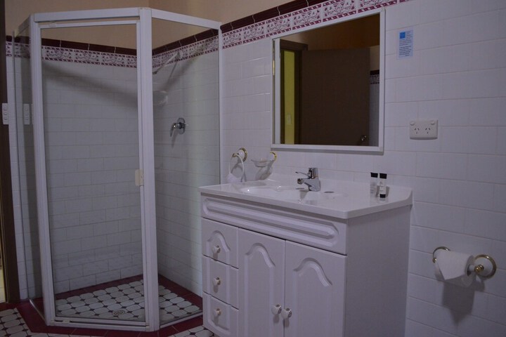 Room 25 of 41