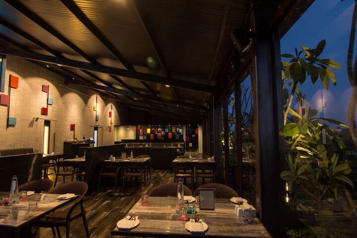 Dining 55 of 79
