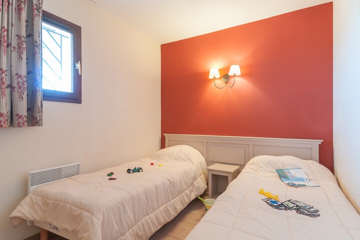 Room 3 of 34