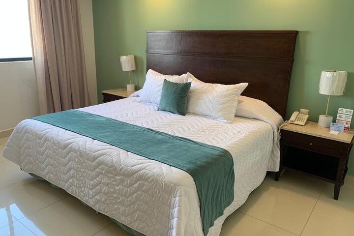 Room 8 of 15
