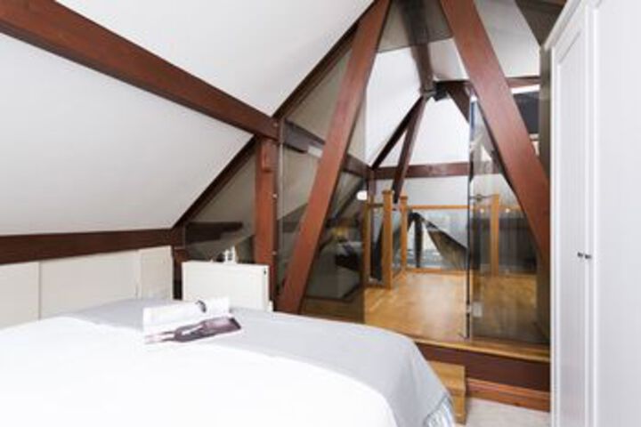 Room 13 of 26