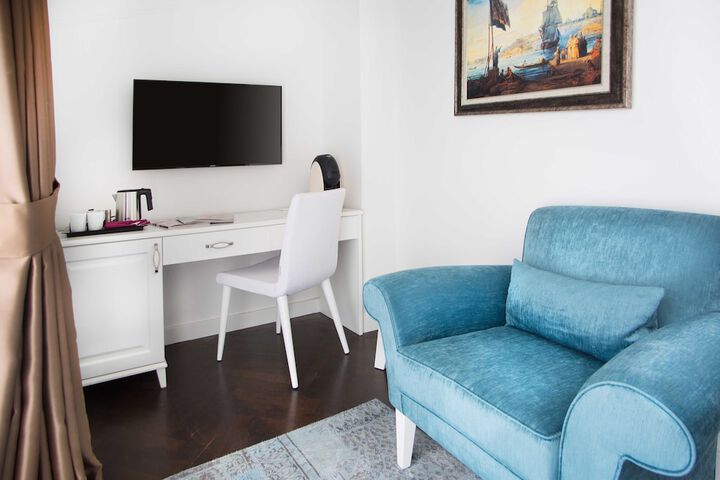 Room 10 of 46