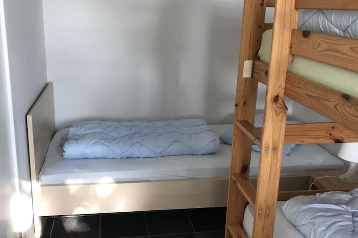 Room 2 of 96