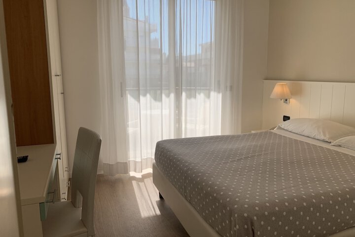Room 10 of 88