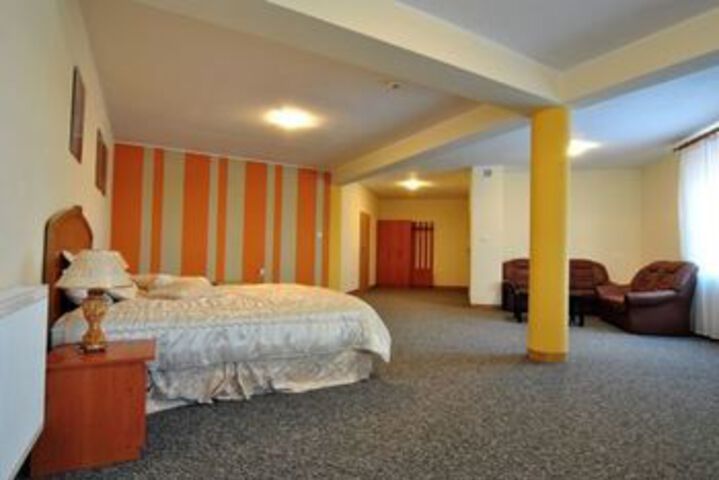 Room 18 of 43