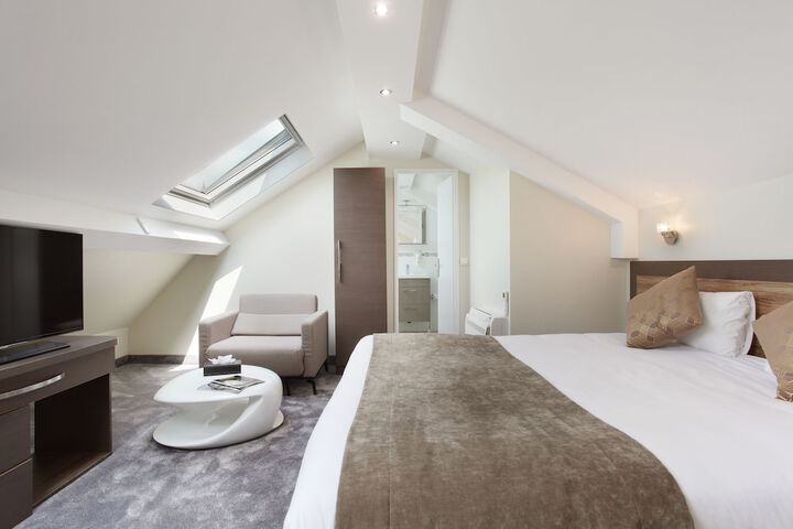 Room 30 of 146