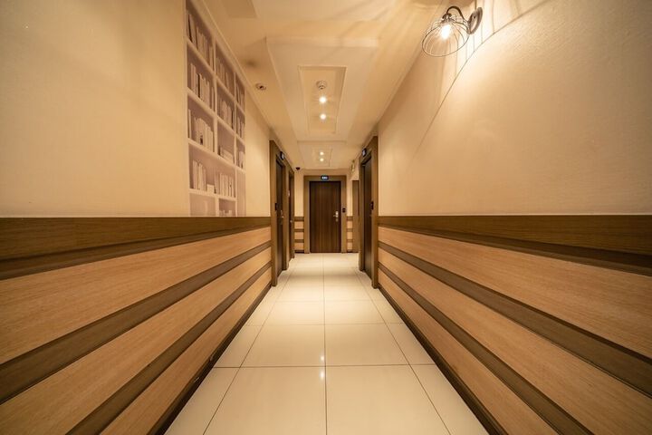 Ballroom/Hall 28 of 30
